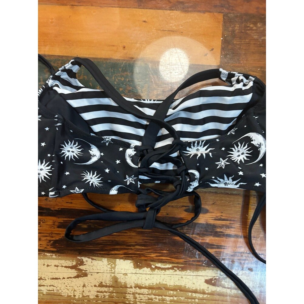 Two Medium bathing suits tops hot topic - Picture 2 of 4